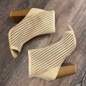 NEVER WORN | open-toed ankle booties